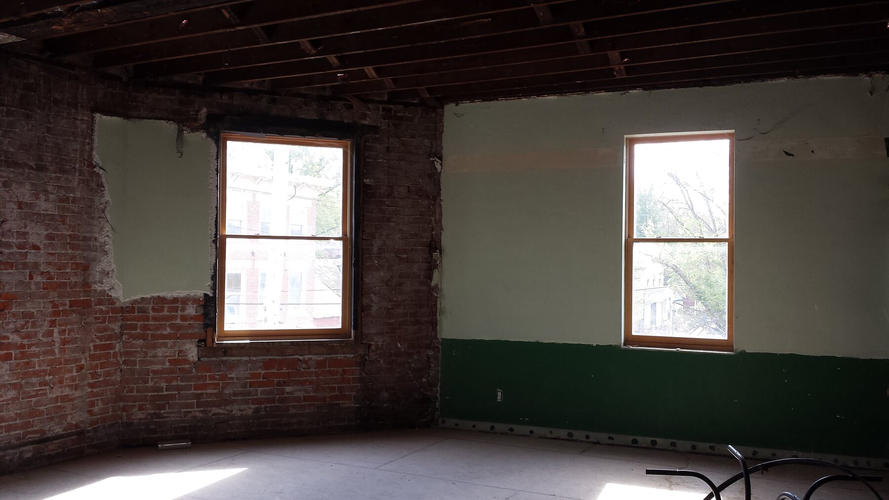 Hotel Audubon interior before renovation